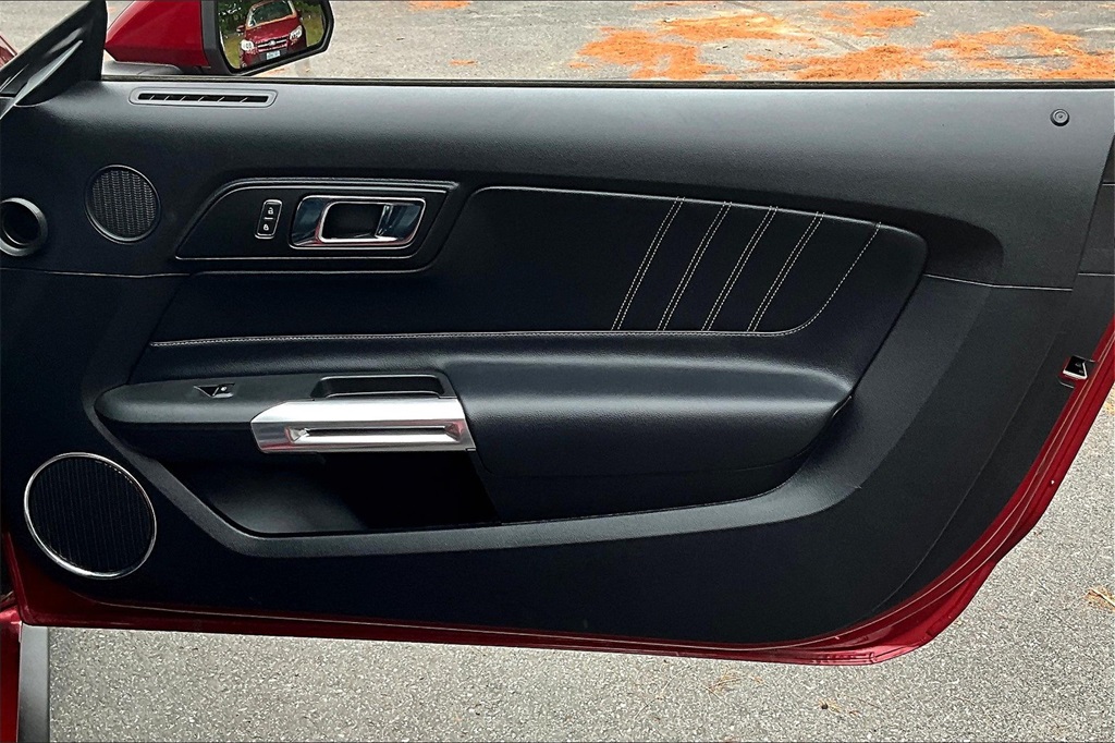 2017 Ford Mustang GT Premium - Photo 12