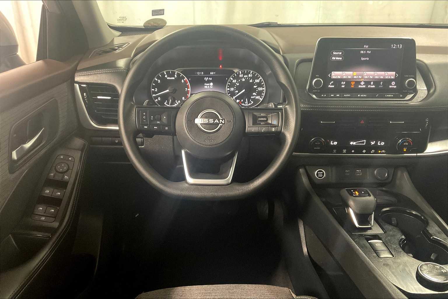 2022 Nissan Rogue SV - Photo 18