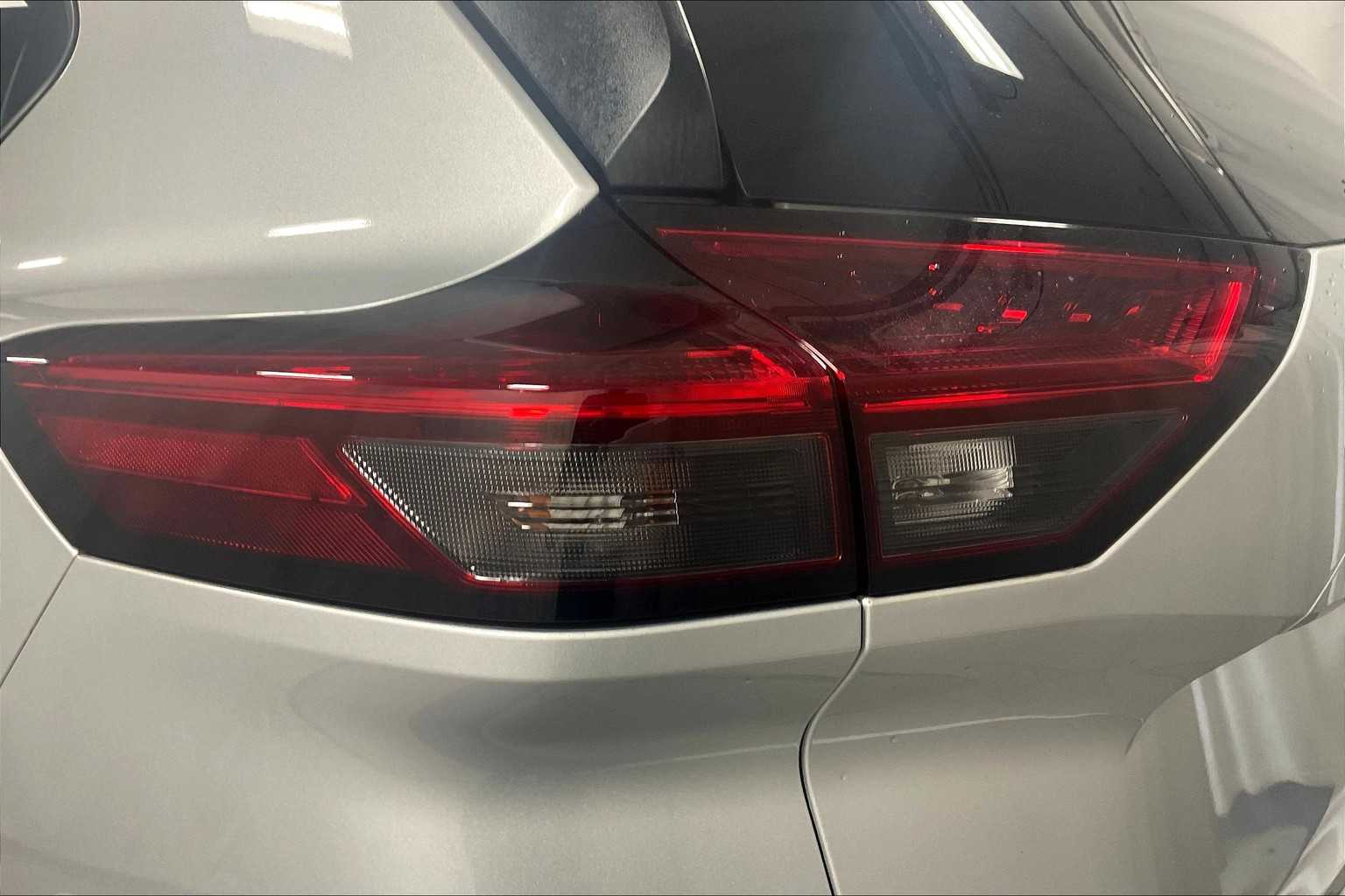 2022 Nissan Rogue SV - Photo 34