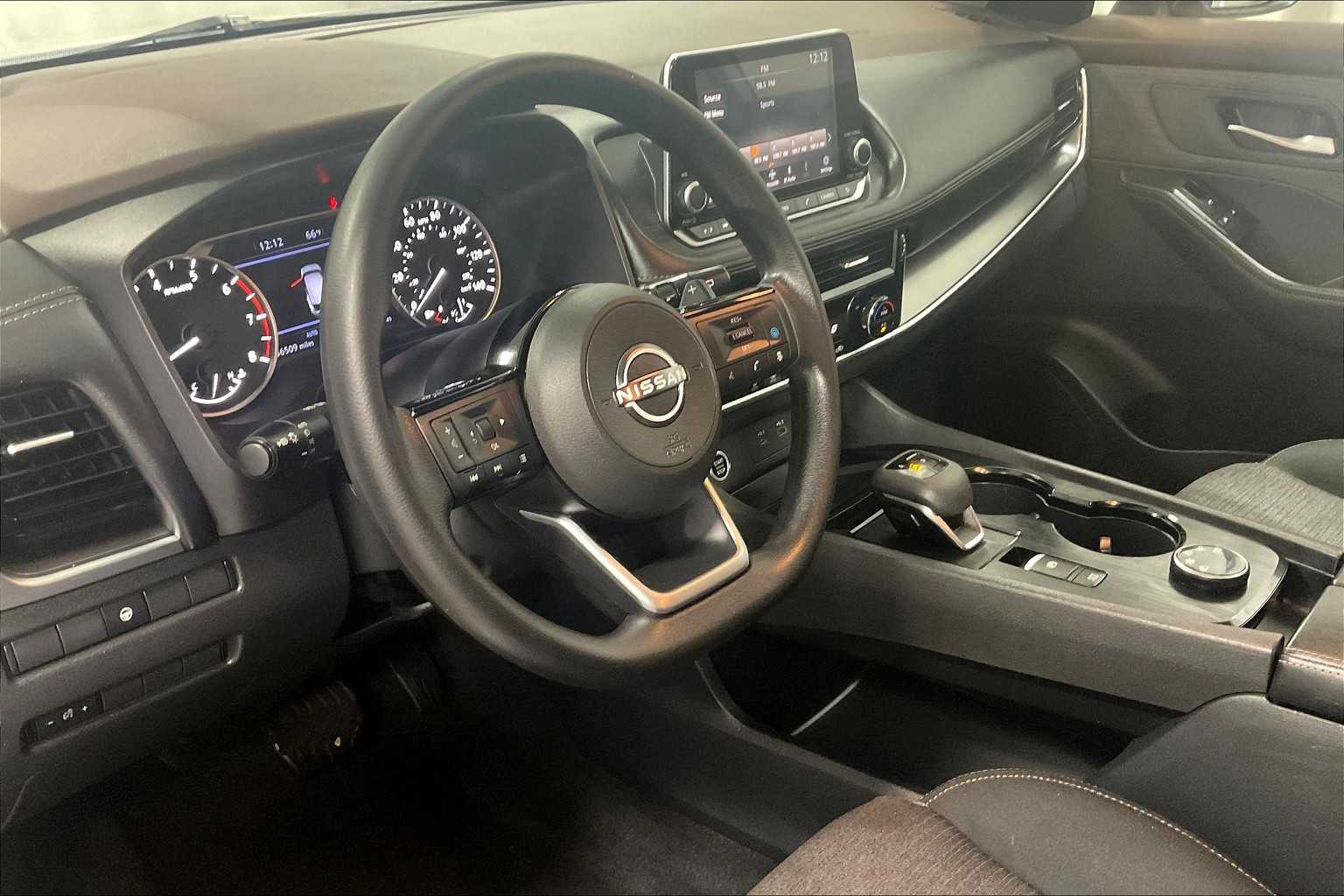 2022 Nissan Rogue SV - Photo 8