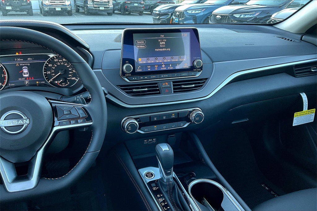 2025 Nissan Altima 2.5 SR - Photo 13
