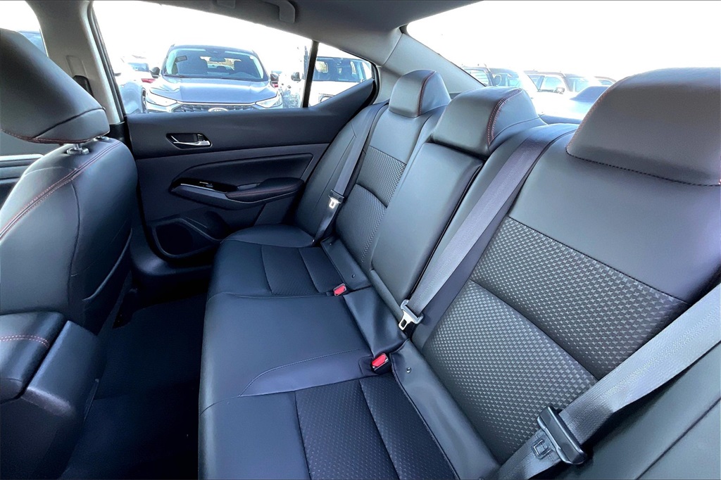2025 Nissan Altima 2.5 SR - Photo 15