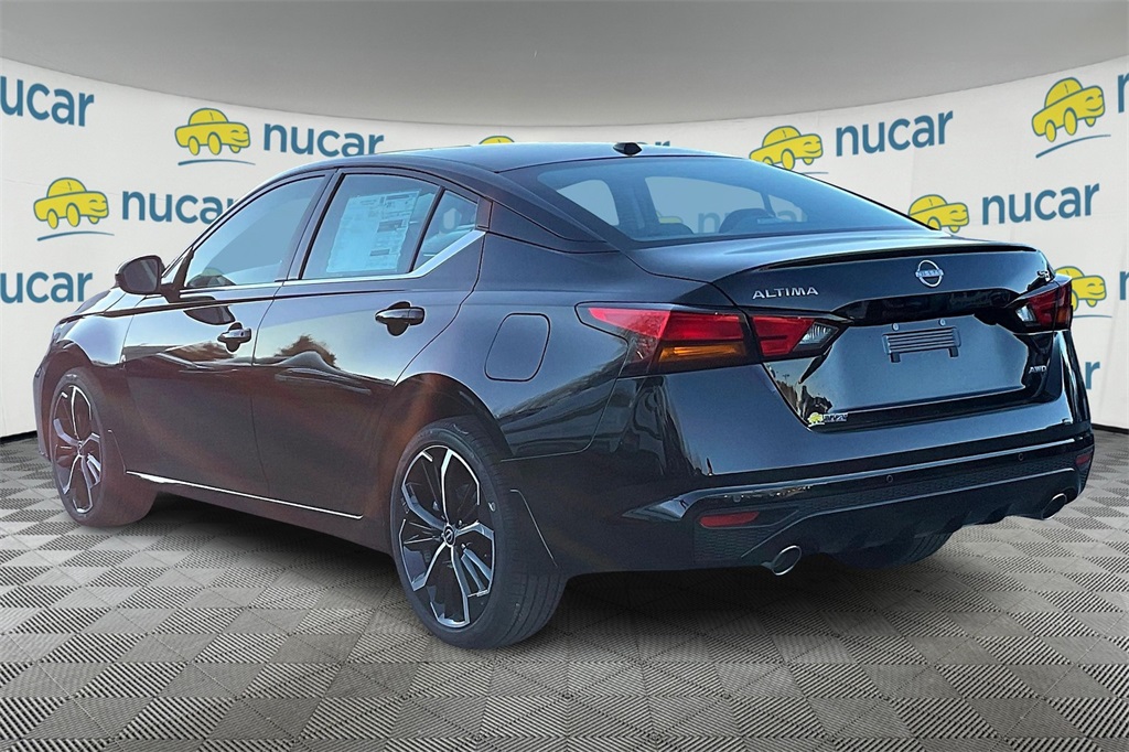 2025 Nissan Altima 2.5 SR - Photo 5