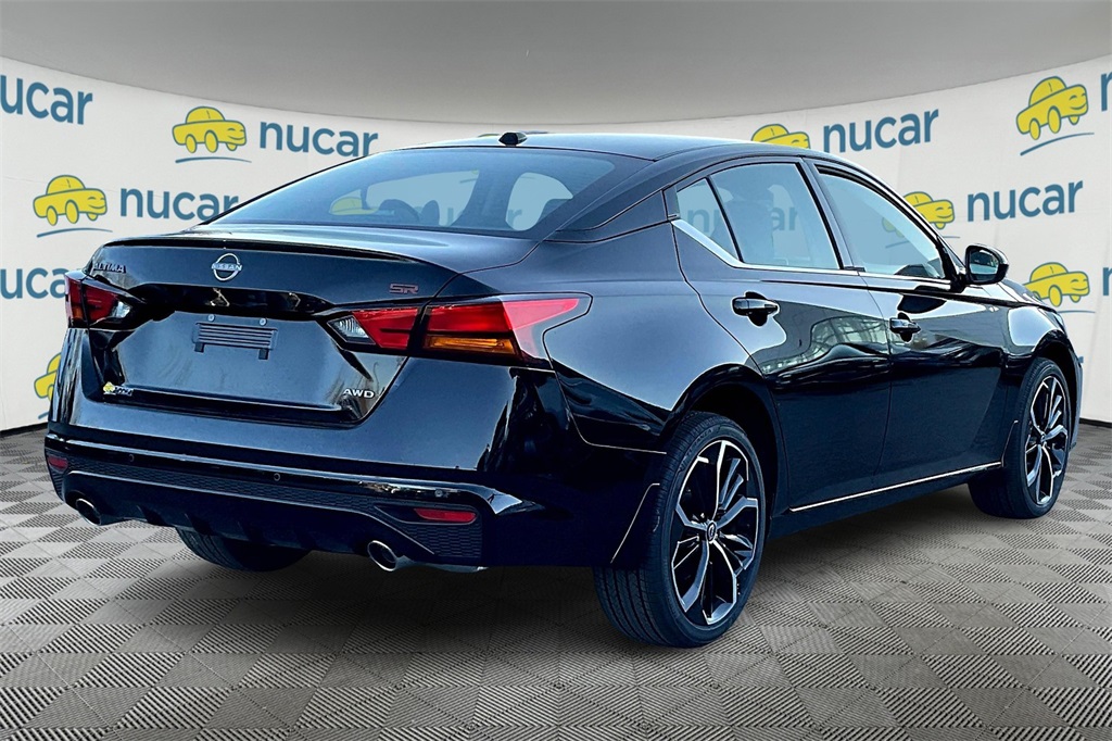 2025 Nissan Altima 2.5 SR - Photo 7