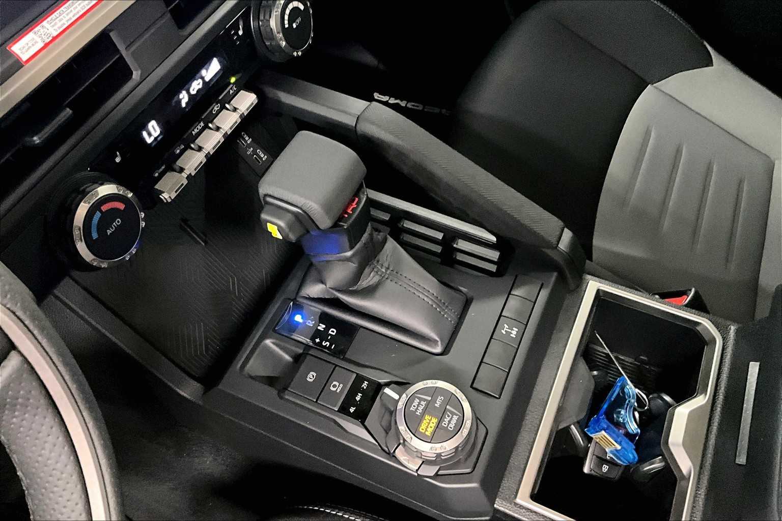 2025 Toyota Tacoma TRD Off Road Hybrid - Photo 14