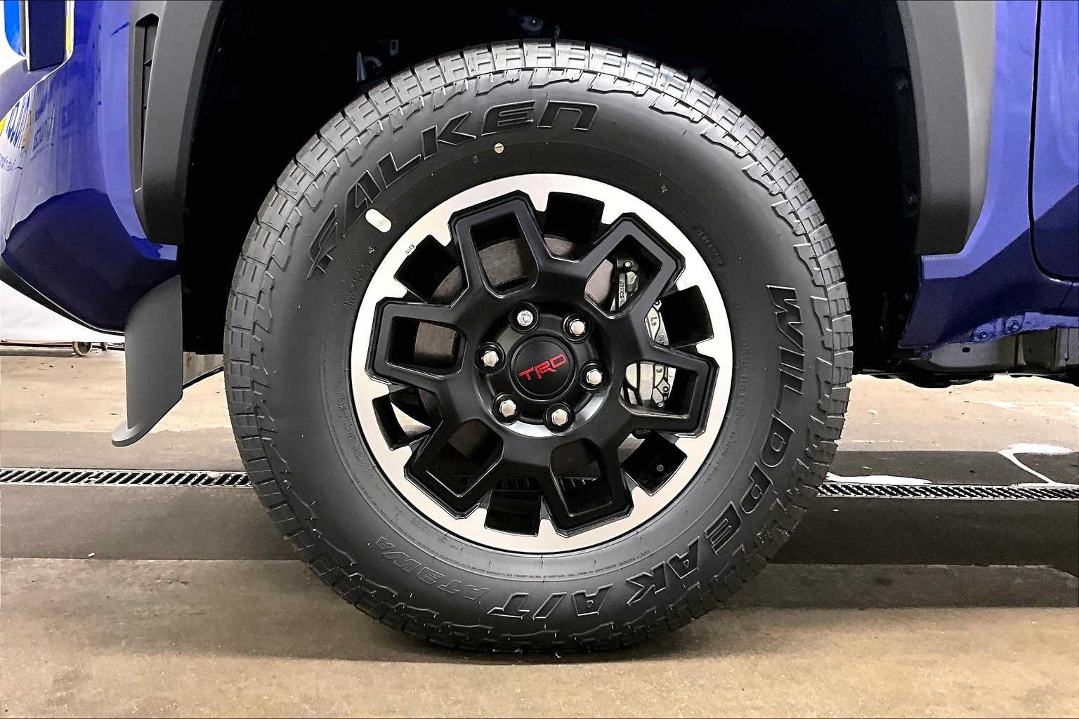 2025 Toyota Tacoma TRD Off Road Hybrid - Photo 8