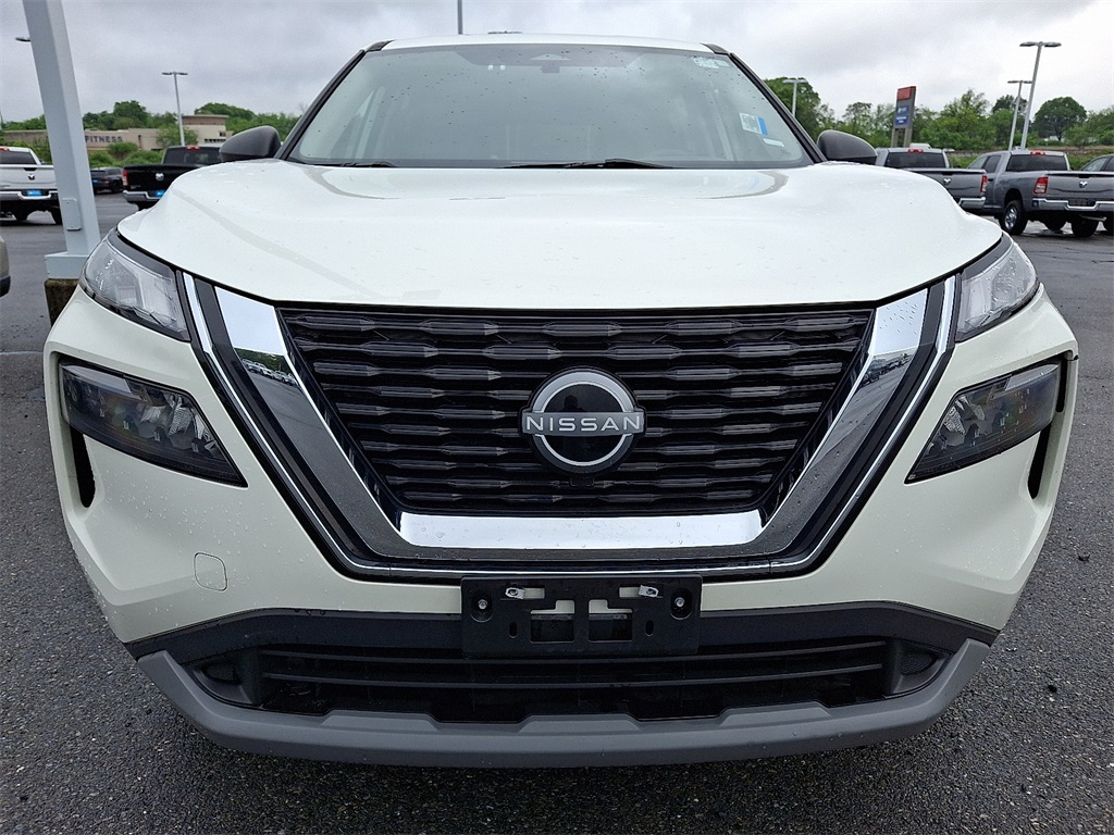 2023 Nissan Rogue S - Photo 2