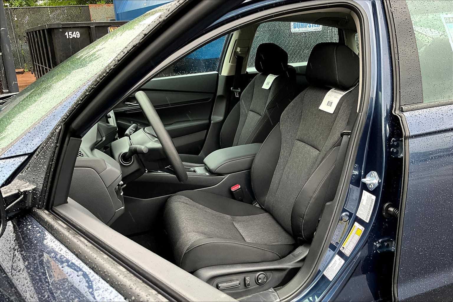 2025 Honda Accord SE - Photo 11