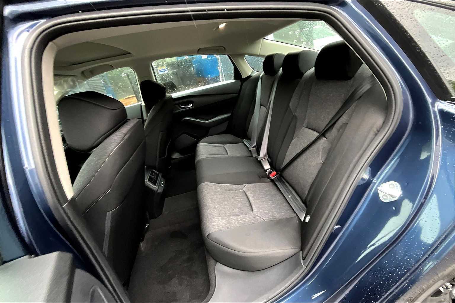 2025 Honda Accord SE - Photo 15