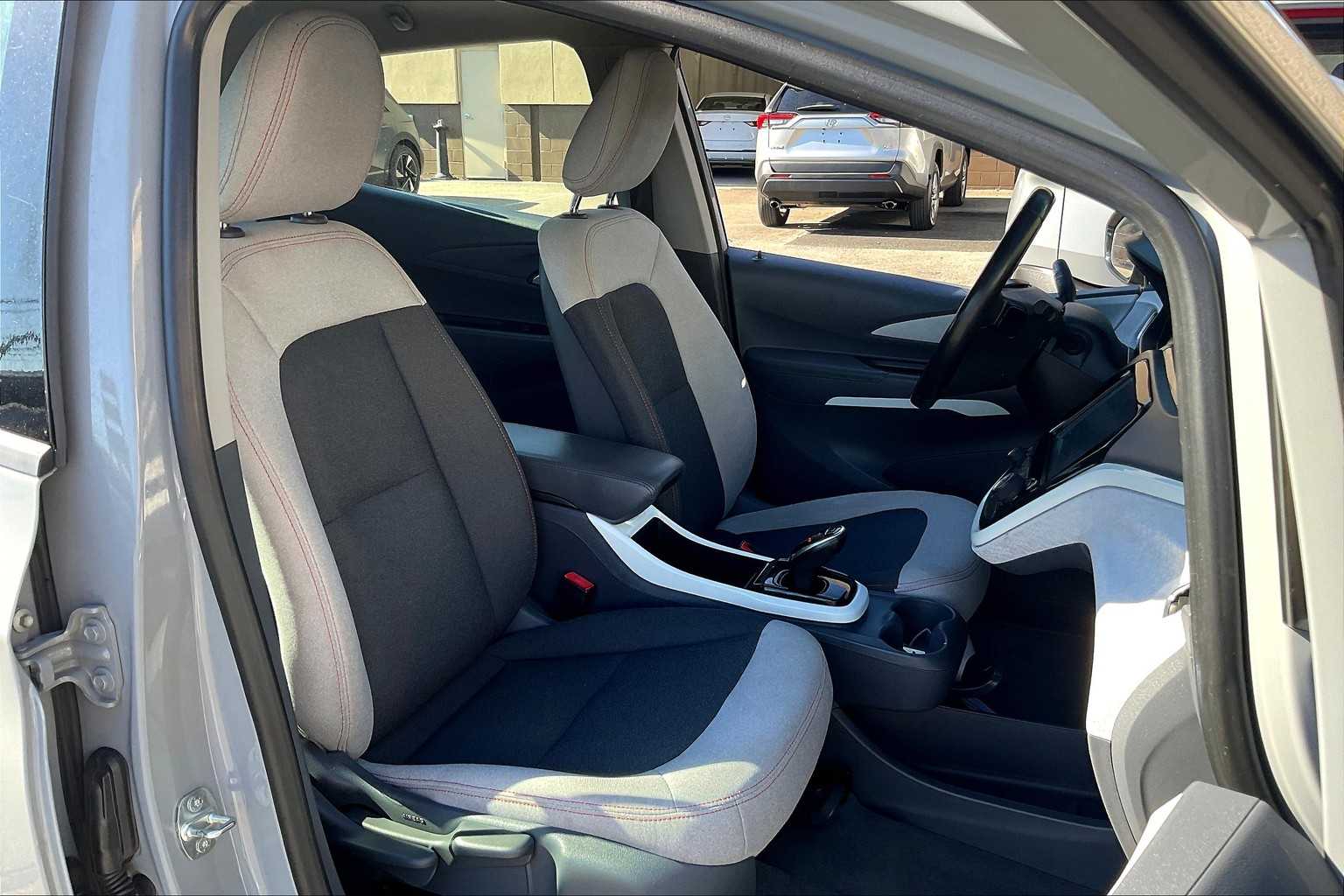 2020 Chevrolet Bolt EV LT - Photo 11
