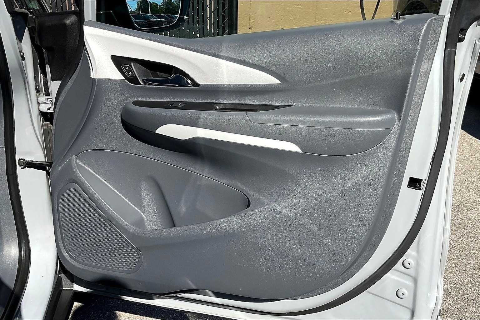 2020 Chevrolet Bolt EV LT - Photo 12