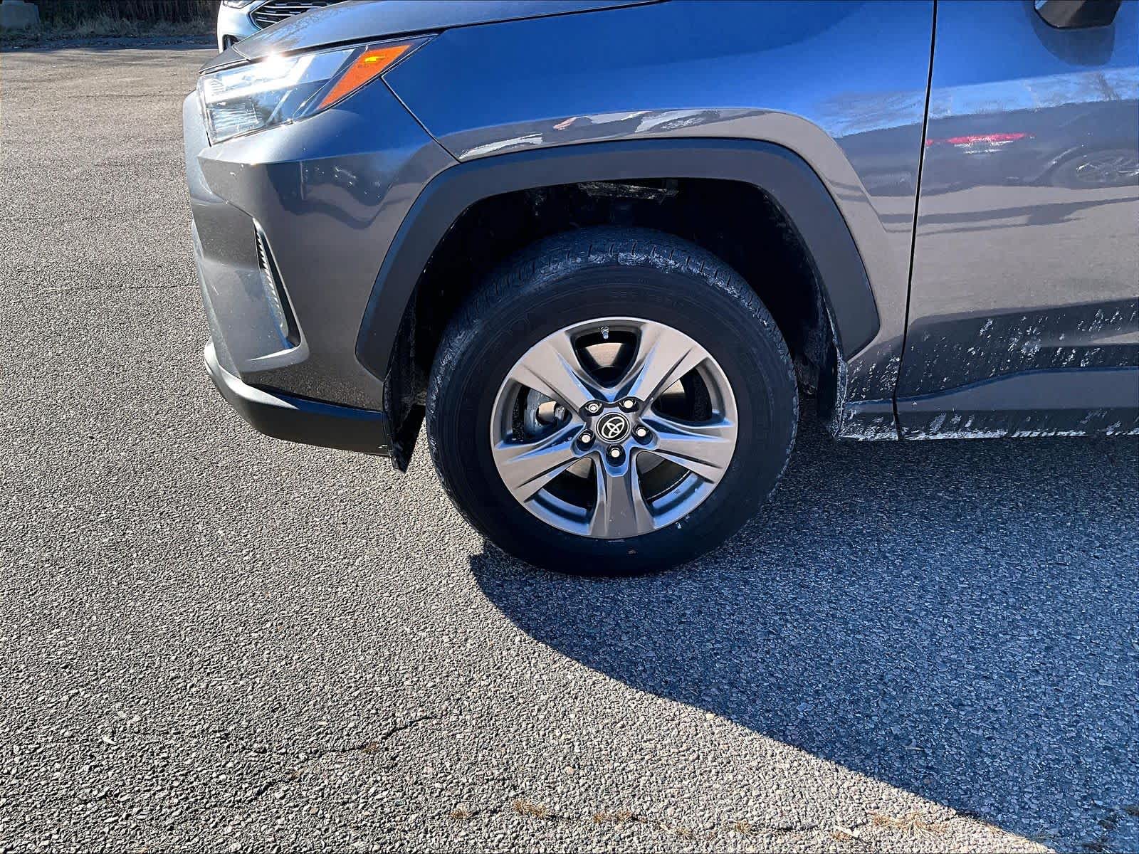 2024 Toyota RAV4 Hybrid LE - Photo 4