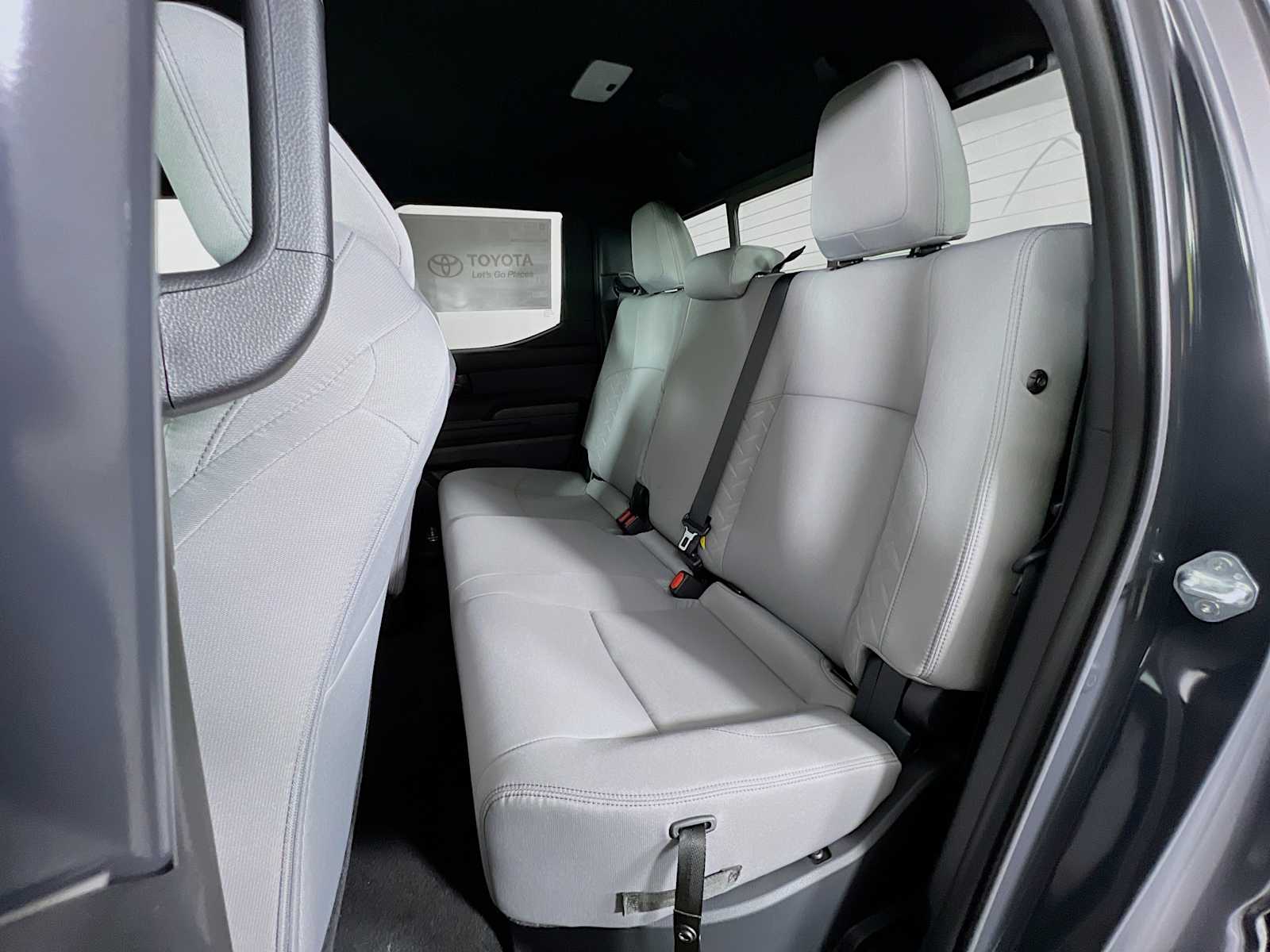 2025 Toyota Tacoma SR5 - Photo 12