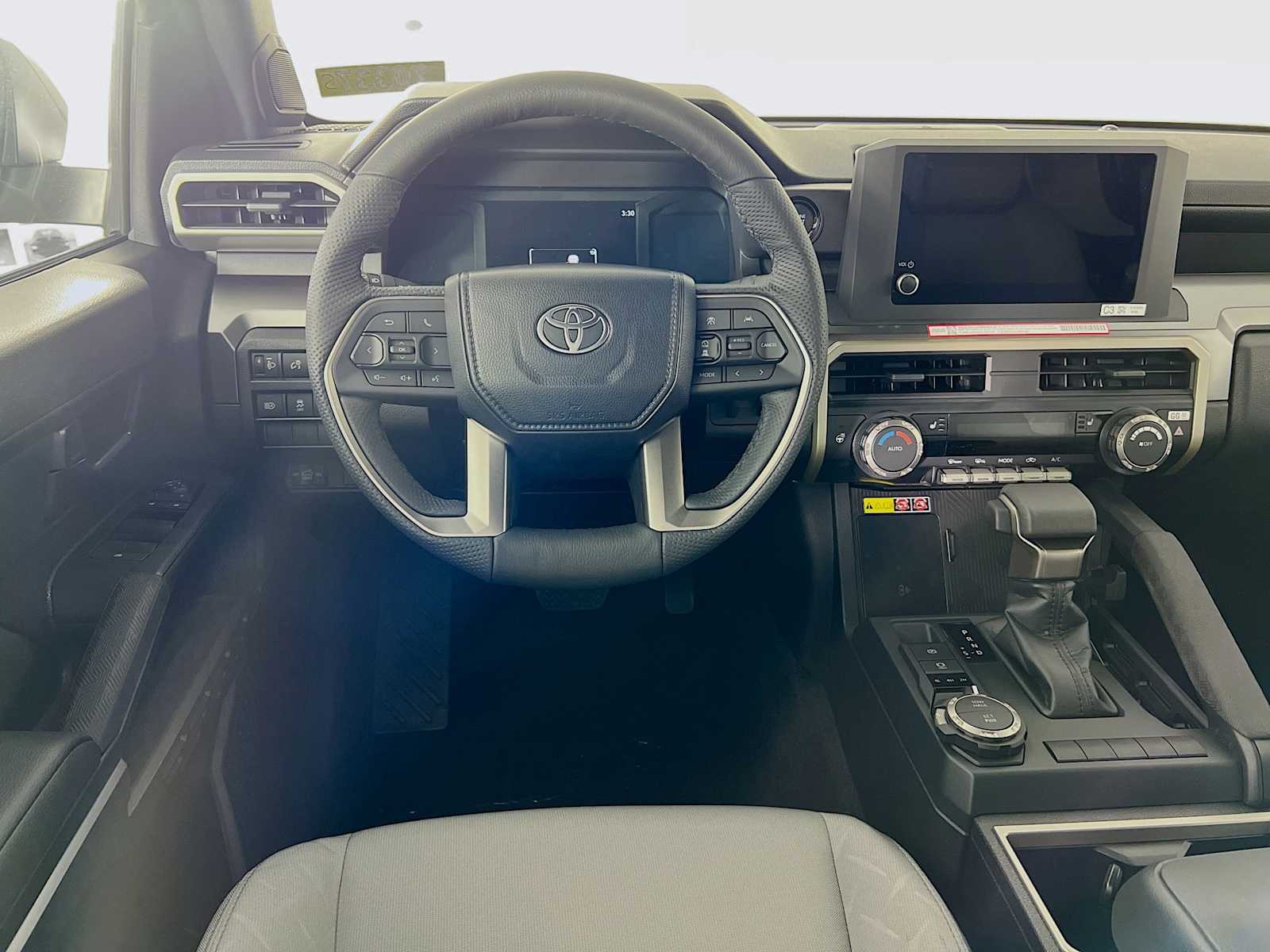 2025 Toyota Tacoma SR5 - Photo 13