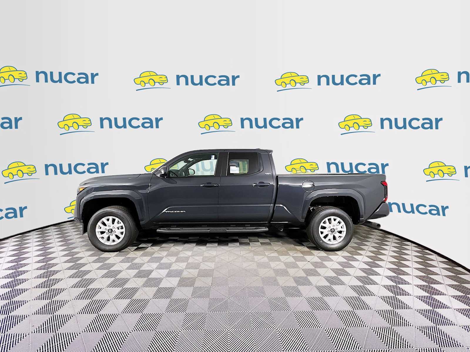 2025 Toyota Tacoma SR5 - Photo 19