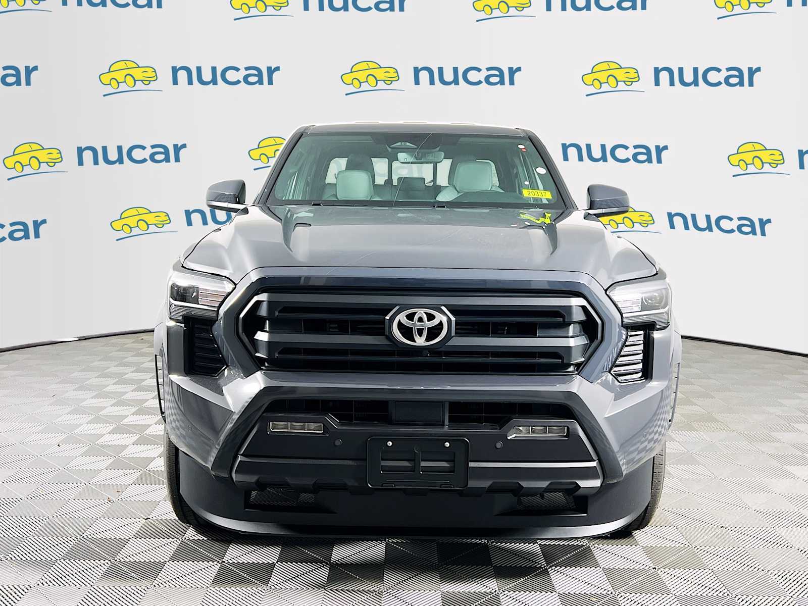 2025 Toyota Tacoma SR5 - Photo 2