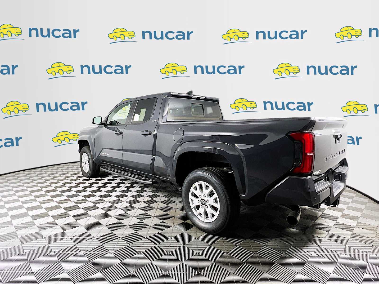 2025 Toyota Tacoma SR5 - Photo 3