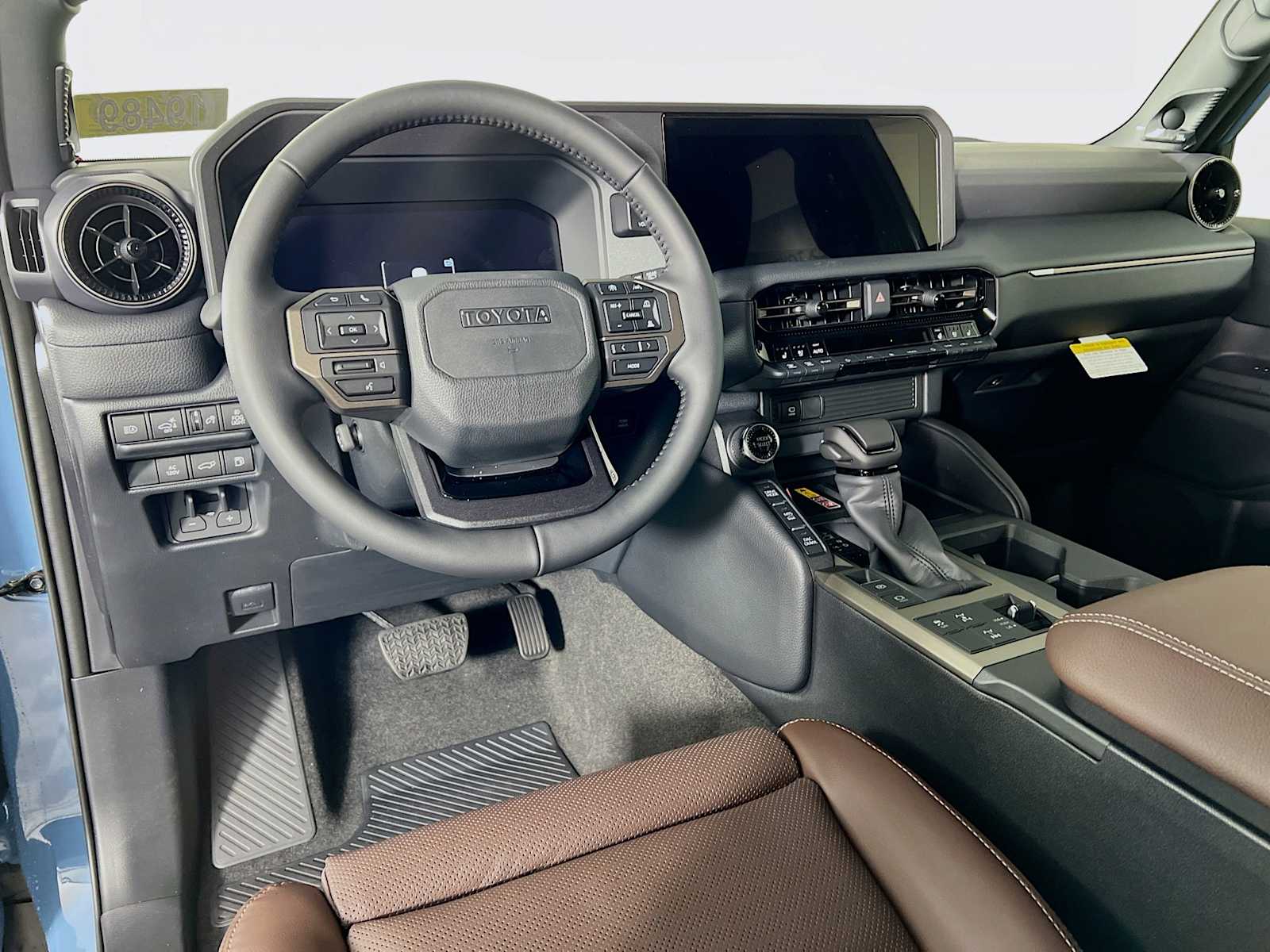 2025 Toyota Land Cruiser  - Photo 6