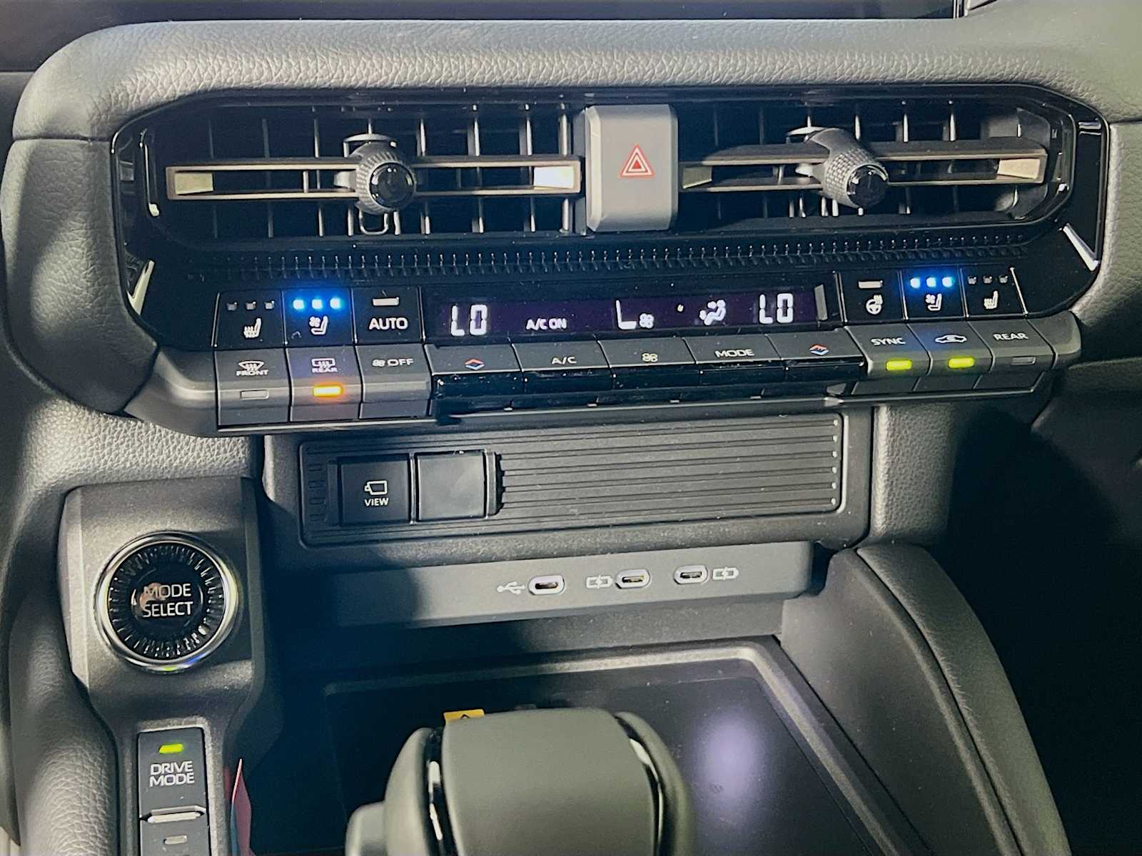 2025 Toyota Land Cruiser  - Photo 10