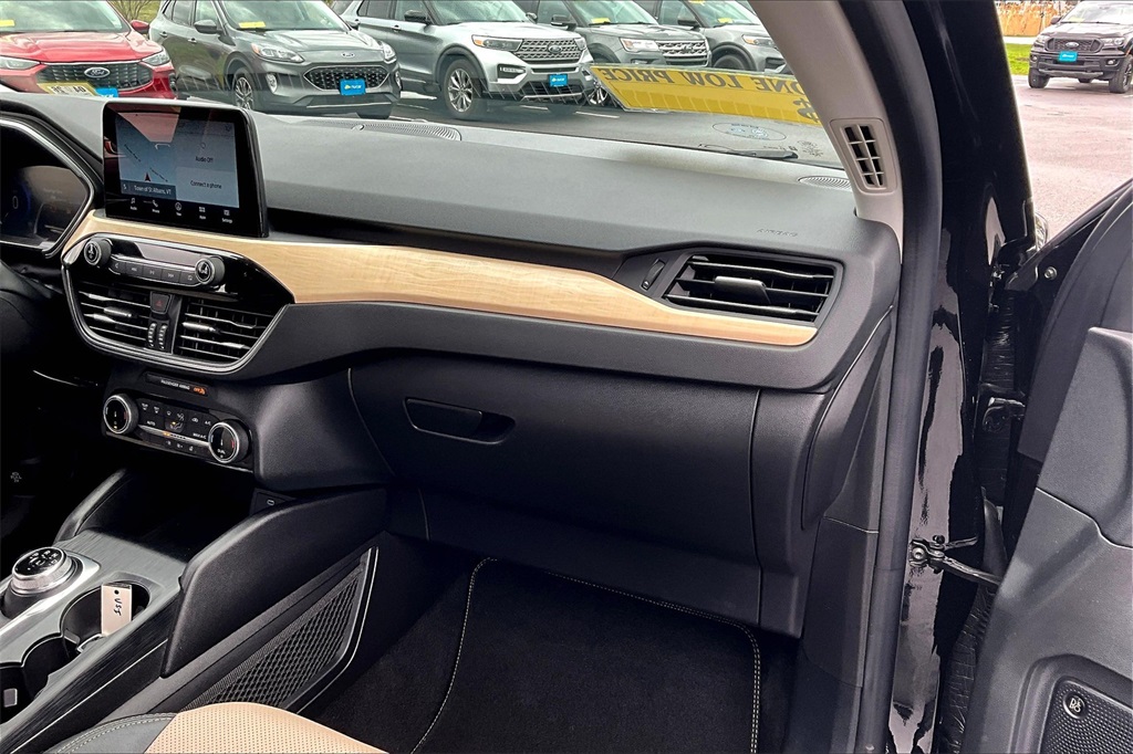 2022 Ford Escape Titanium - Photo 13