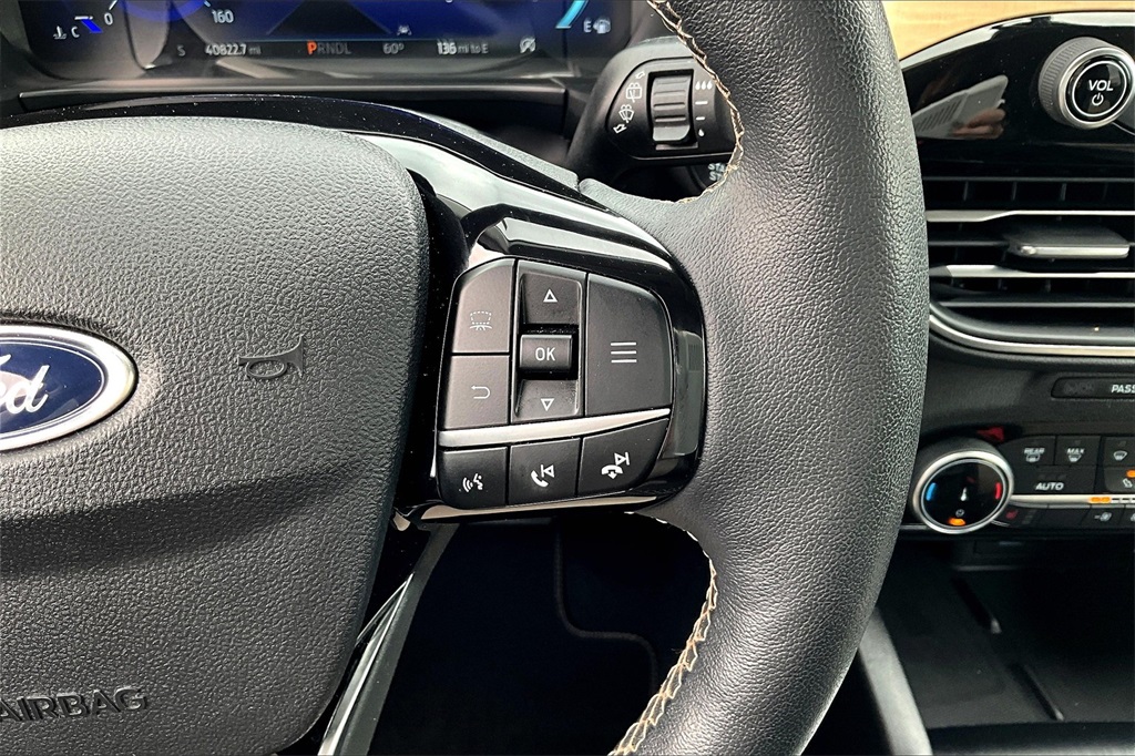 2022 Ford Escape Titanium - Photo 24