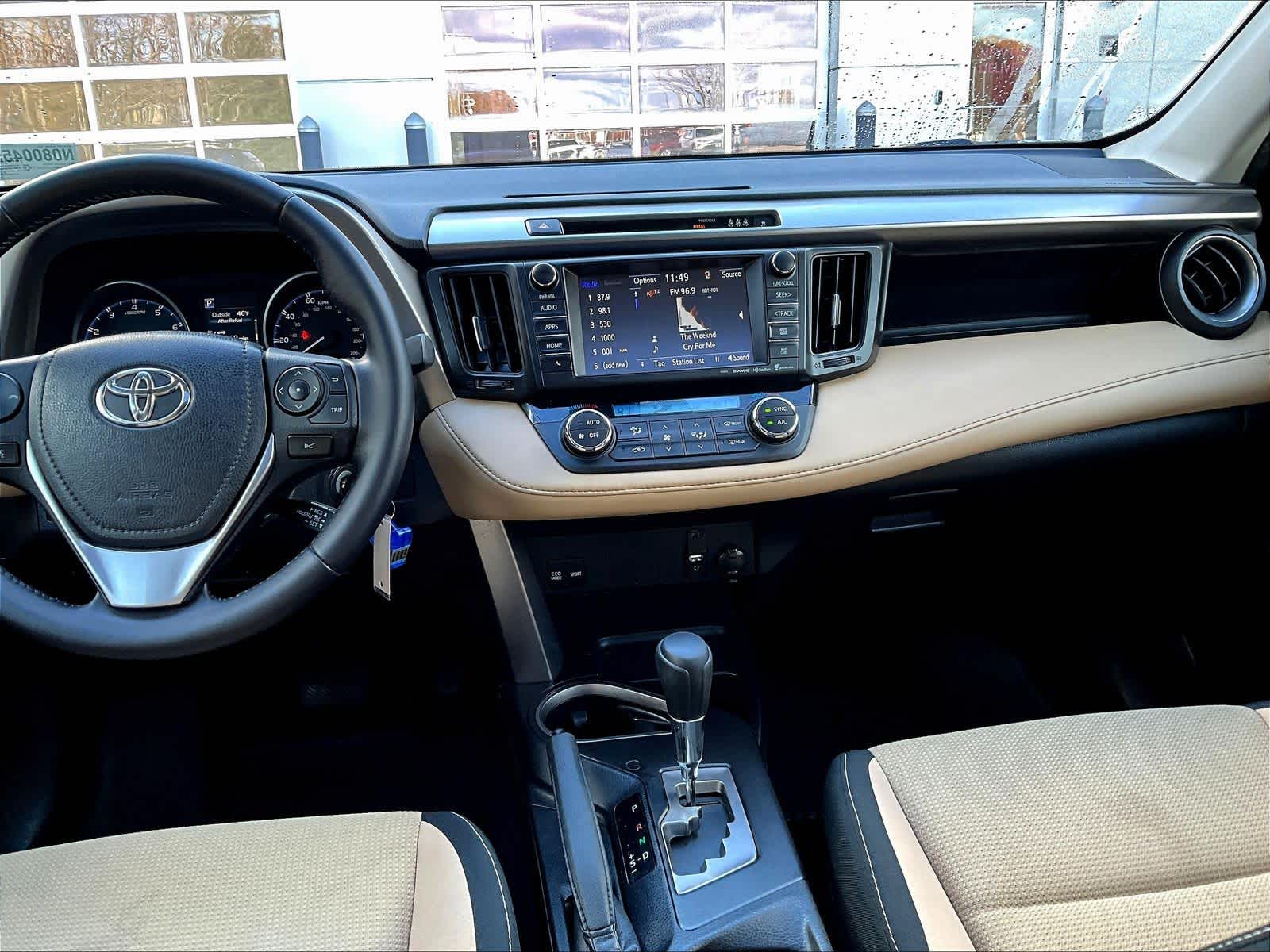 2017 Toyota RAV4 XLE - Photo 18