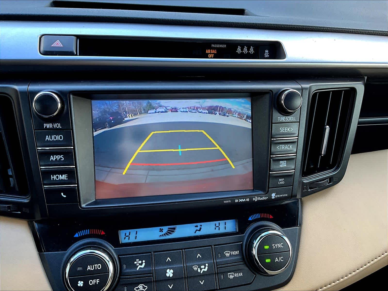 2017 Toyota RAV4 XLE - Photo 19