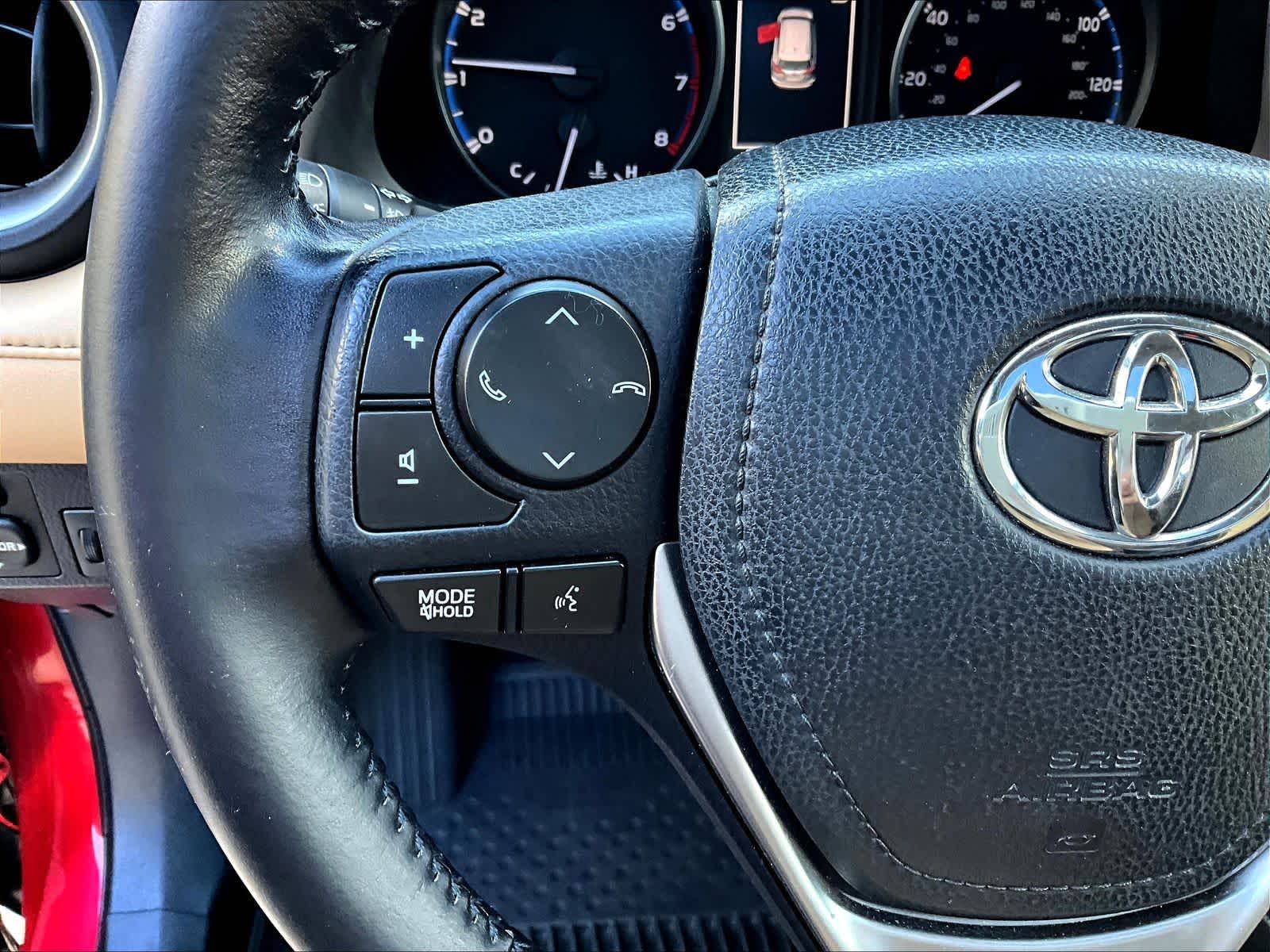 2017 Toyota RAV4 XLE - Photo 23