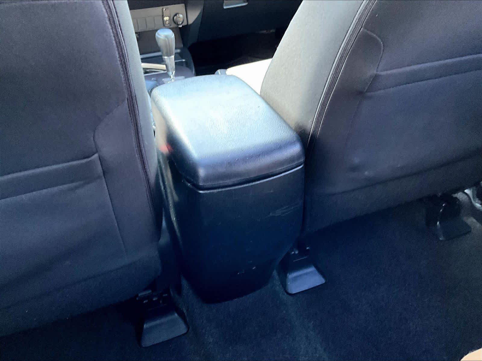 2017 Toyota RAV4 XLE - Photo 28