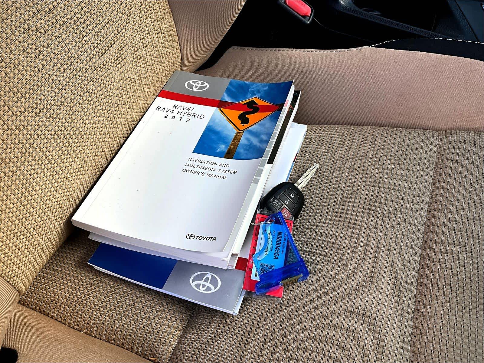 2017 Toyota RAV4 XLE - Photo 31