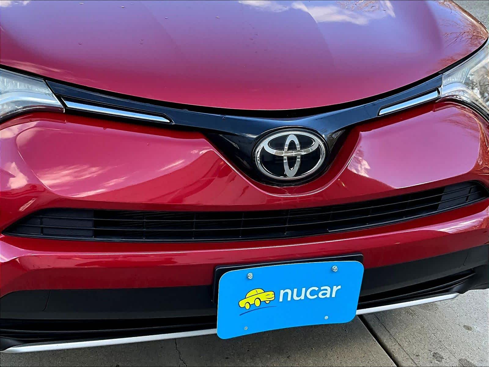 2017 Toyota RAV4 XLE - Photo 32