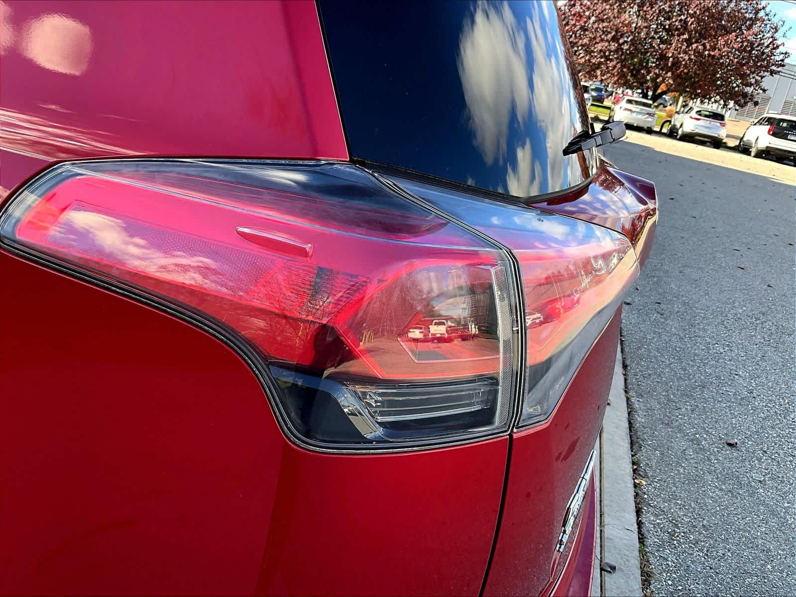 2017 Toyota RAV4 XLE - Photo 34