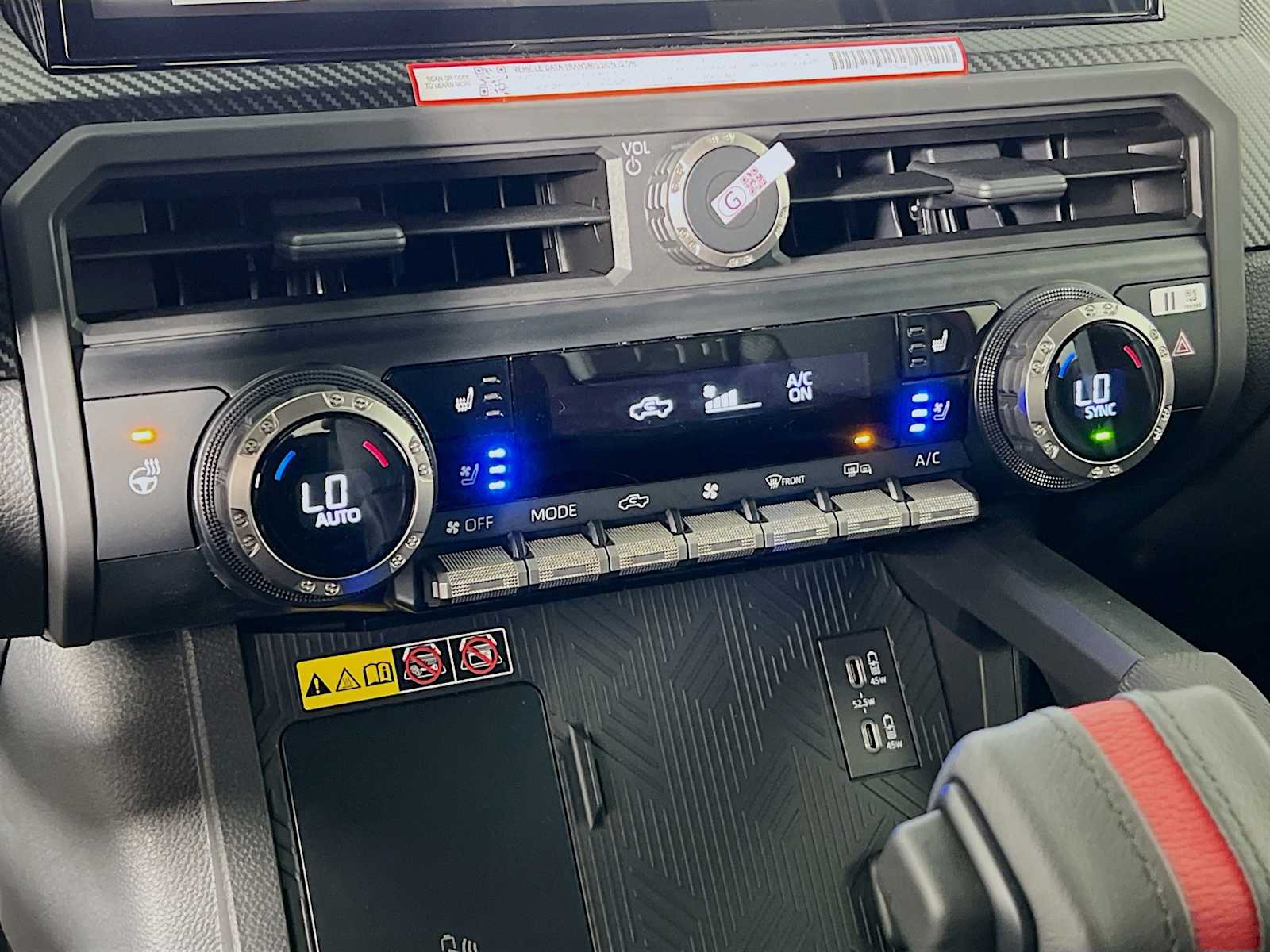 2025 Toyota Tacoma TRD Pro Hybrid - Photo 10
