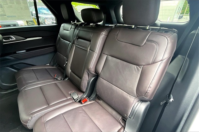 2025 Ford Explorer Platinum - Photo 11