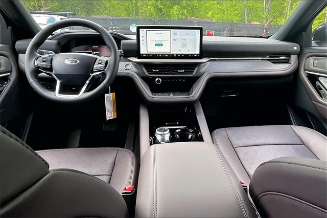 2025 Ford Explorer Platinum - Photo 6
