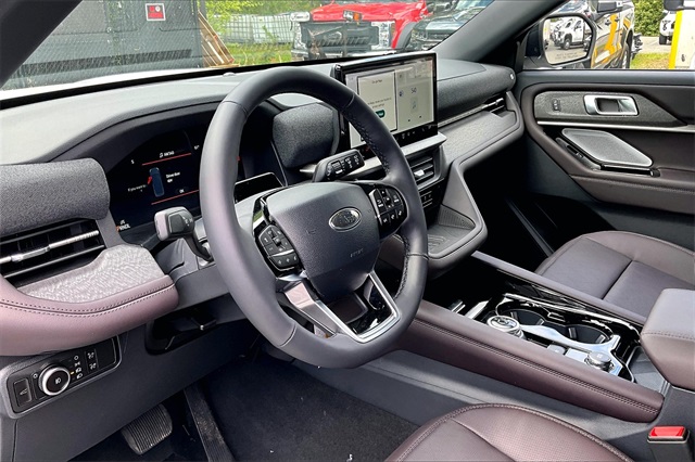 2025 Ford Explorer Platinum - Photo 7