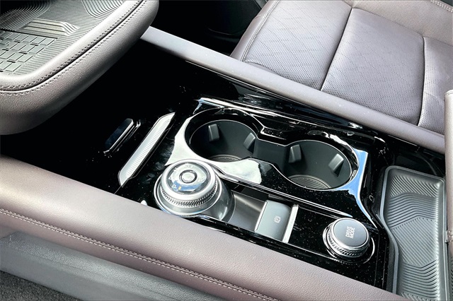 2025 Ford Explorer Platinum - Photo 9