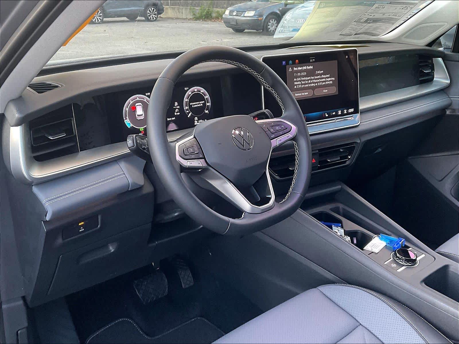 2026 Volkswagen Tiguan SE - Photo 9