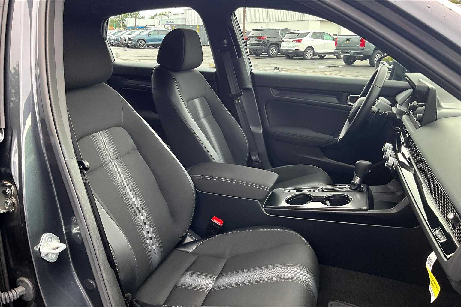 2025 Honda Civic Sport - Photo 11