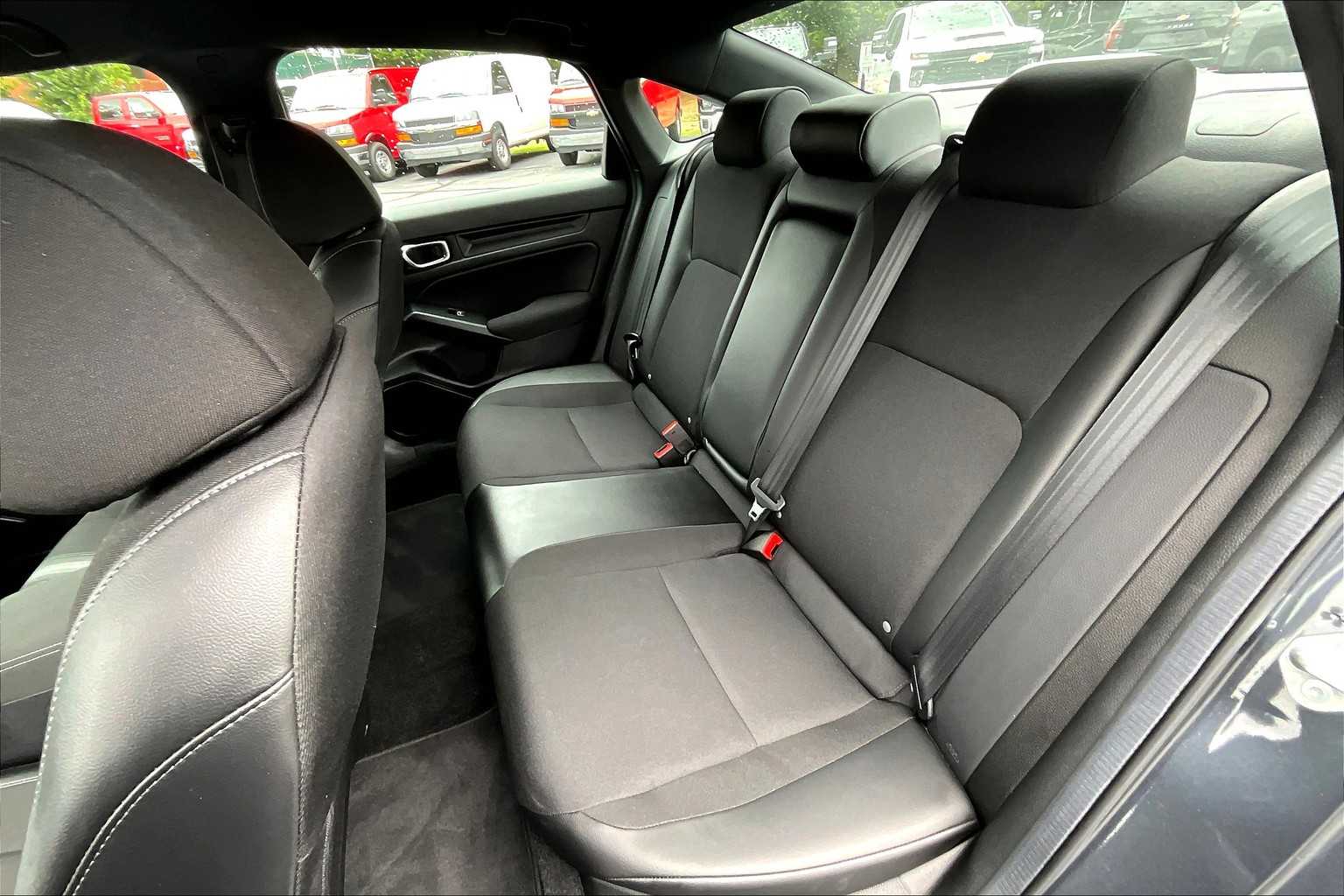 2025 Honda Civic Sport - Photo 14