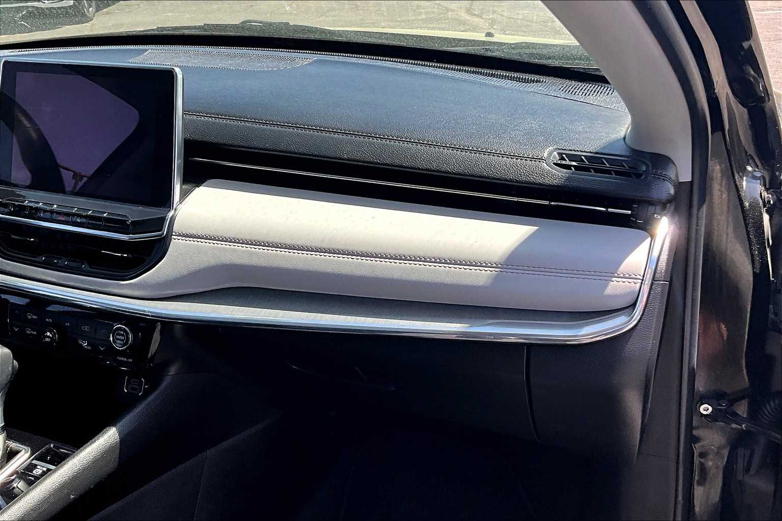 2022 Jeep Compass Limited - Photo 13