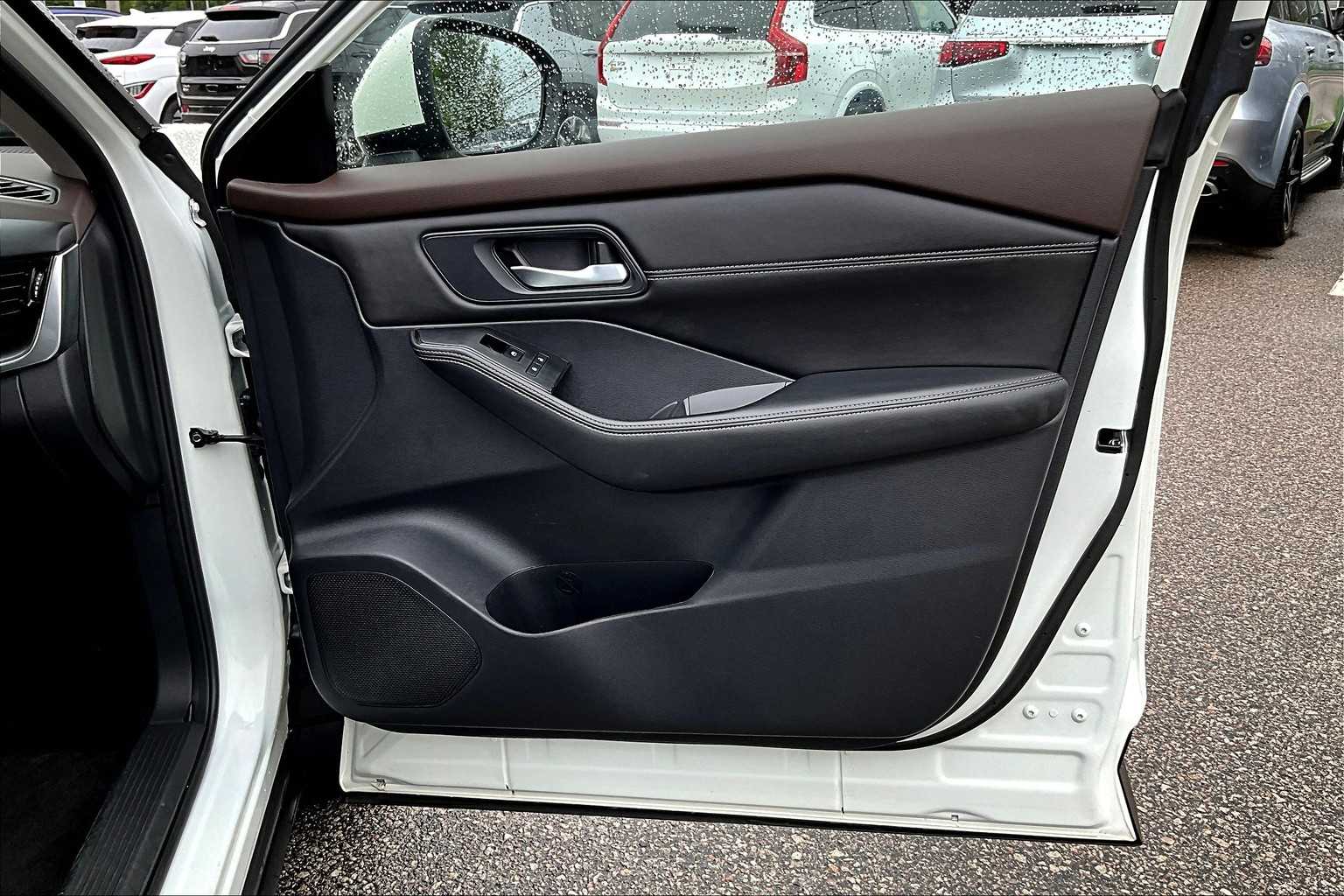 2022 Nissan Rogue SV - Photo 12