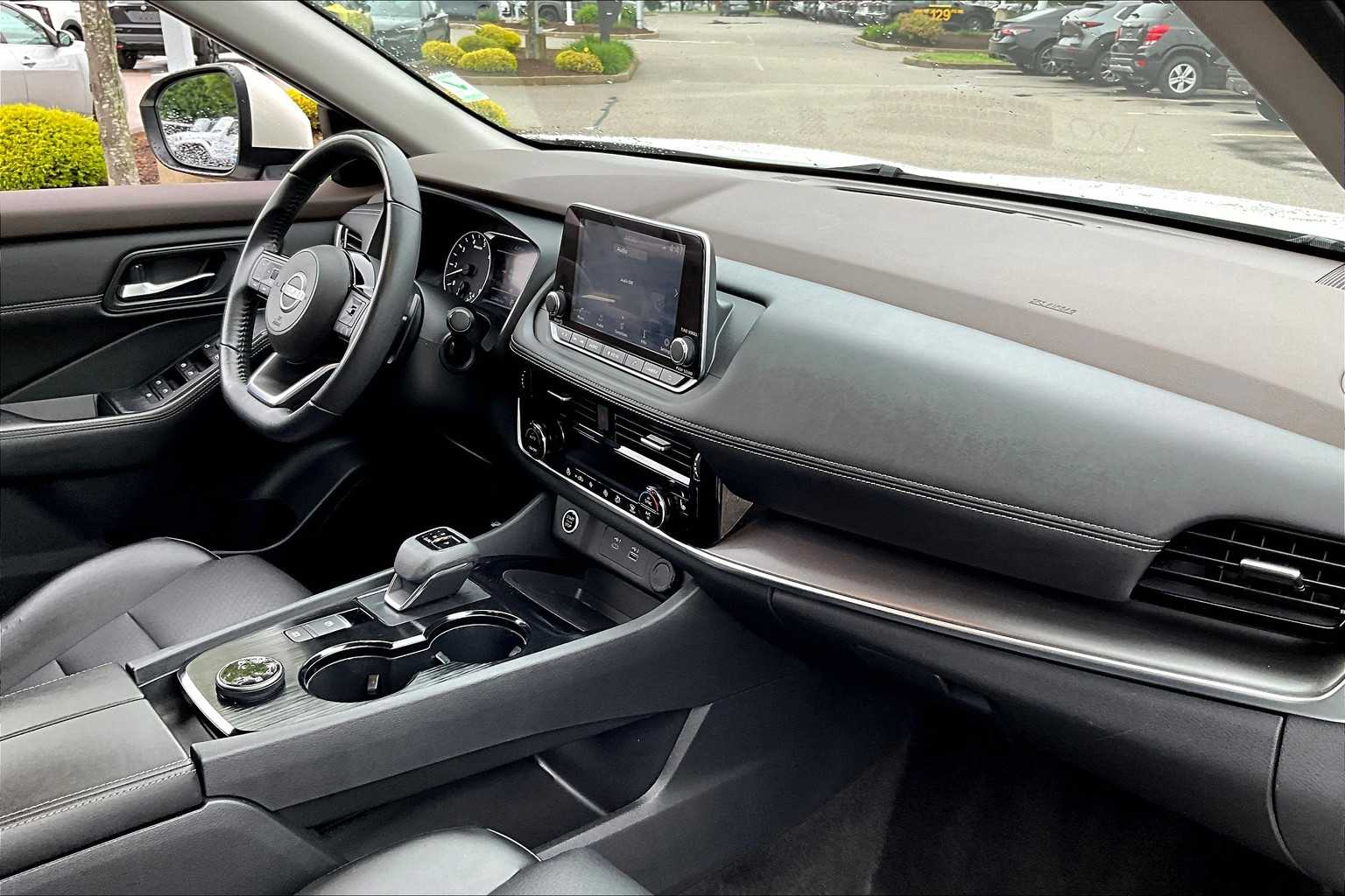 2022 Nissan Rogue SV - Photo 14