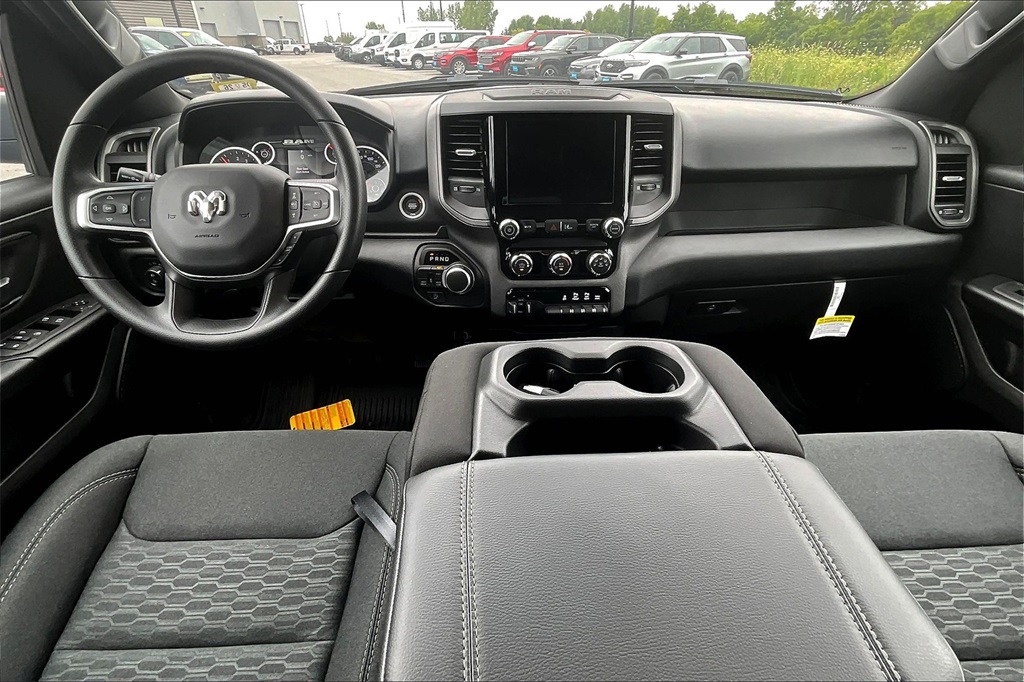 2025 Ram 1500 Tradesman - Photo 12
