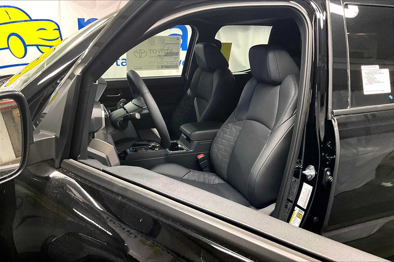 2025 Toyota Tacoma TRD Sport Hybrid - Photo 11