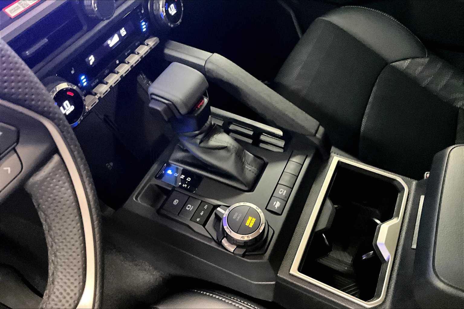 2025 Toyota Tacoma TRD Sport Hybrid - Photo 14