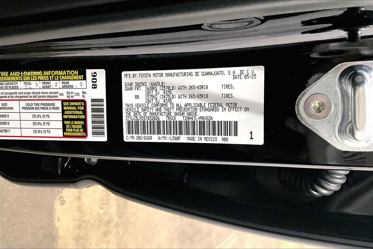2025 Toyota Tacoma TRD Sport Hybrid - Photo 17