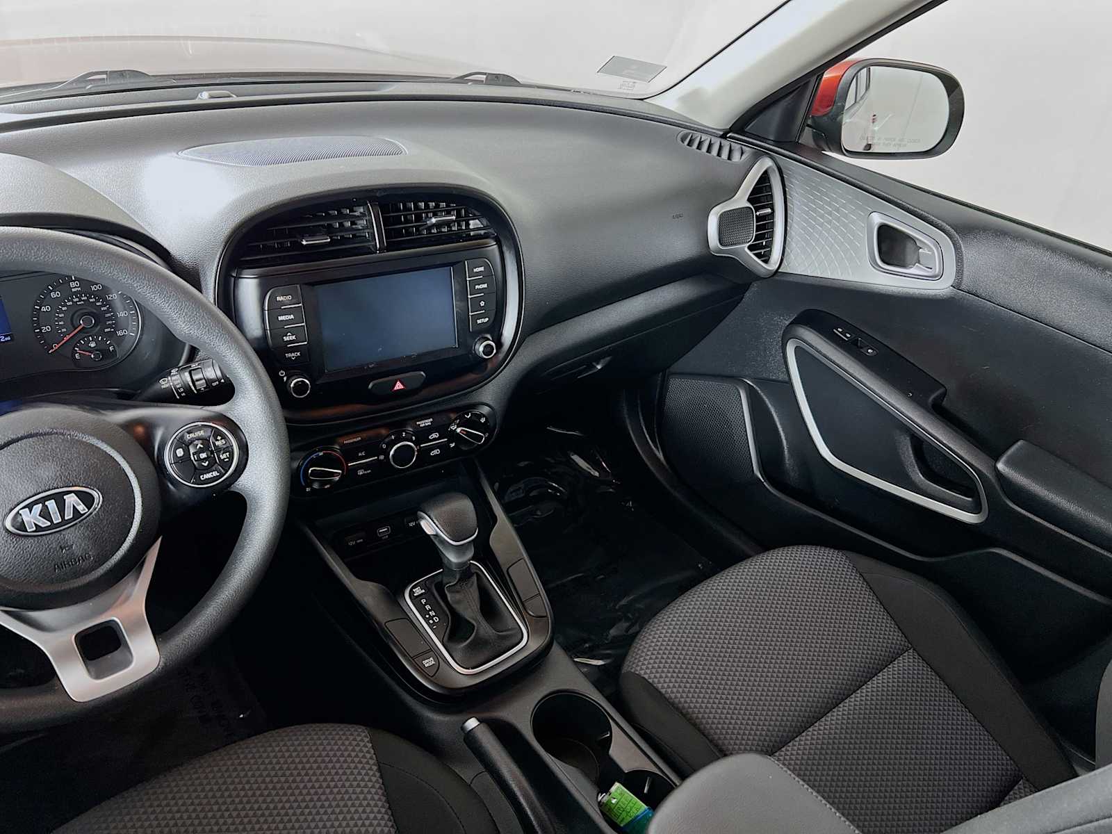 2021 Kia Soul LX - Photo 22