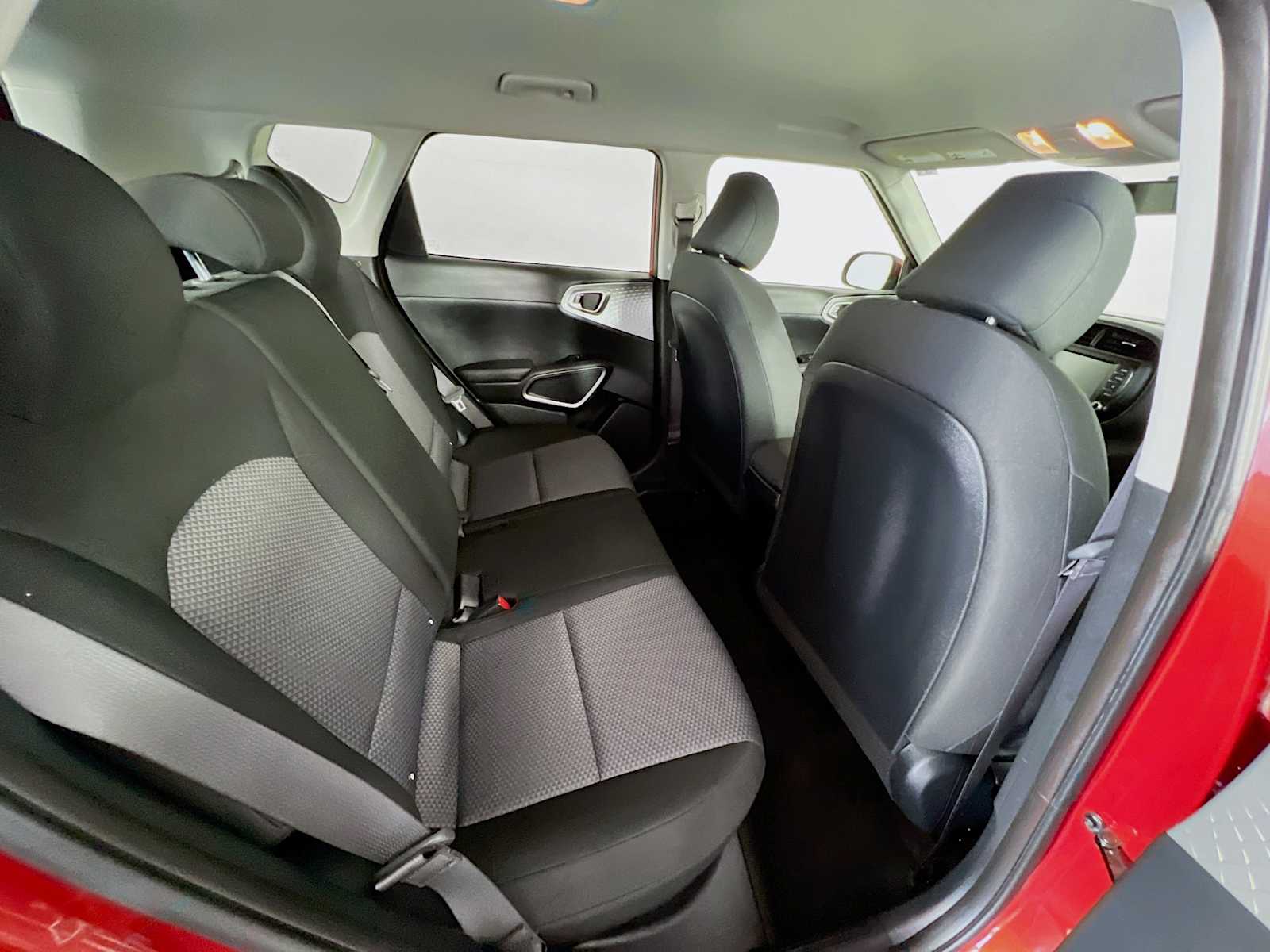 2021 Kia Soul LX - Photo 25