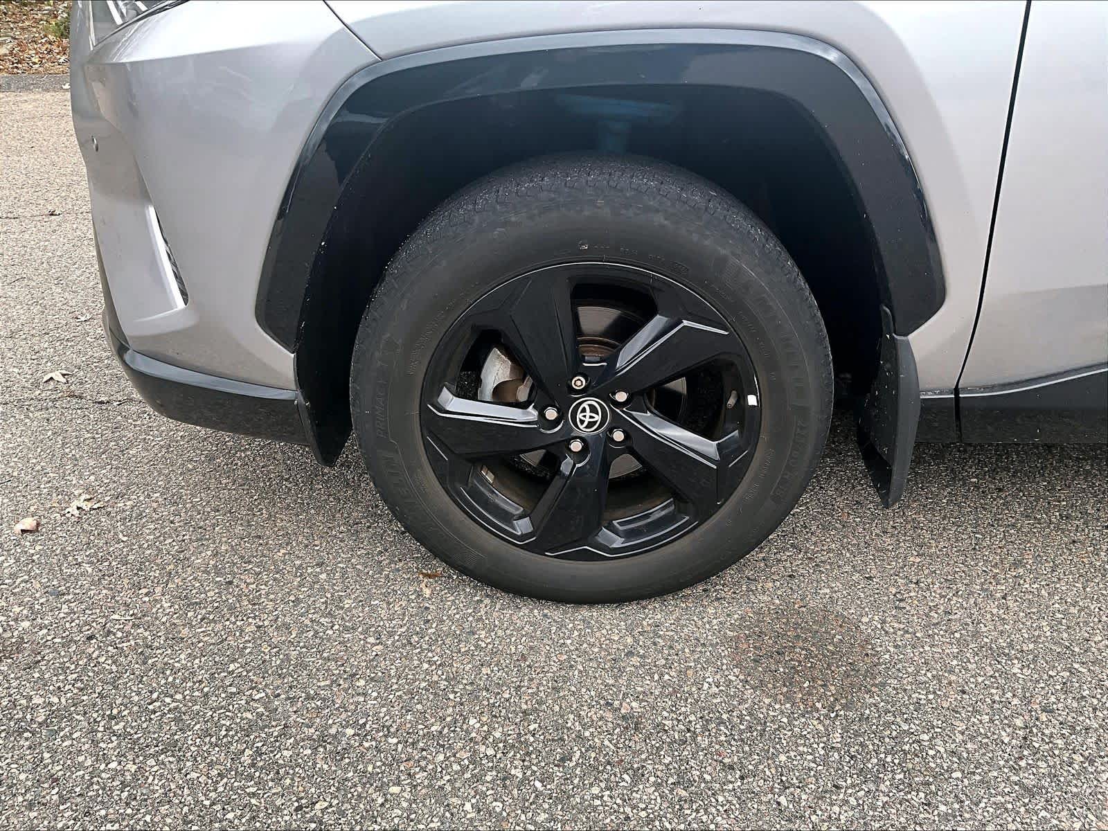 2021 Toyota RAV4 Hybrid XSE - Photo 4